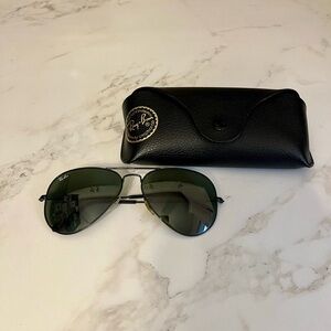 Black Ray-Ban Aviator Sunglasses